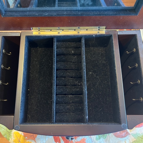 Vintage Mahogany Jewelry Box - Picture 6 of 9